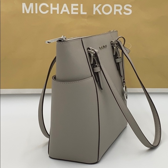 MICHAEL KORS CHARLOTTE LARGE TZ TOTE PEARL GREY - Picture 6 of 16